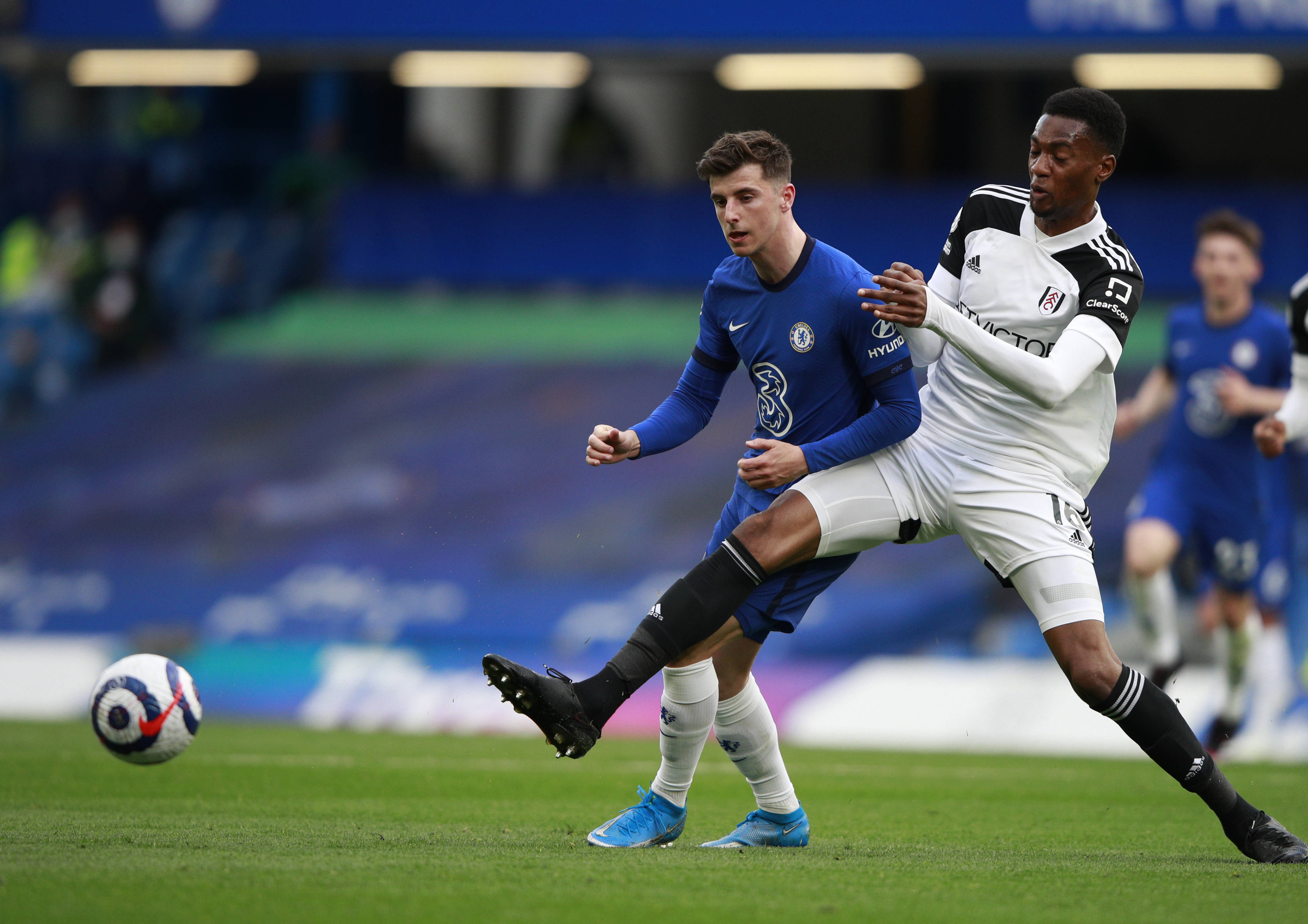 巴黎圣日耳曼迎英超关键赛，集结日手感冰凉，压力陡增，阵容厚度经受考验 -mk娱乐网站